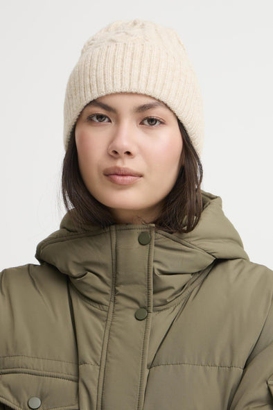 beanie Lucy