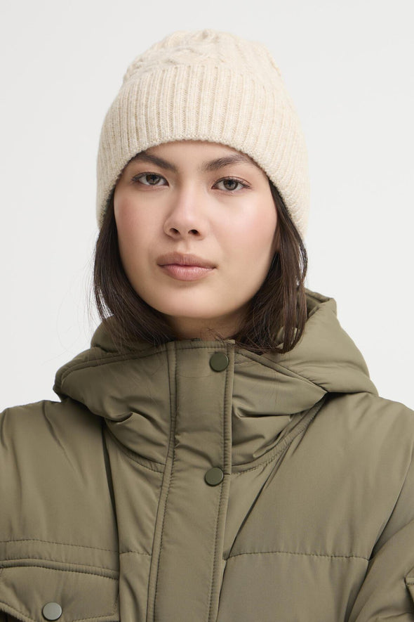 beanie Lucy