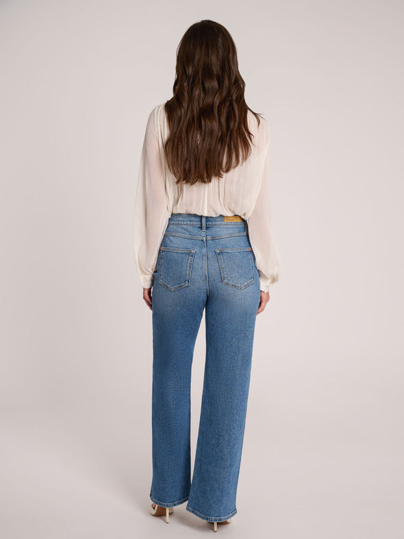 Lily 2637