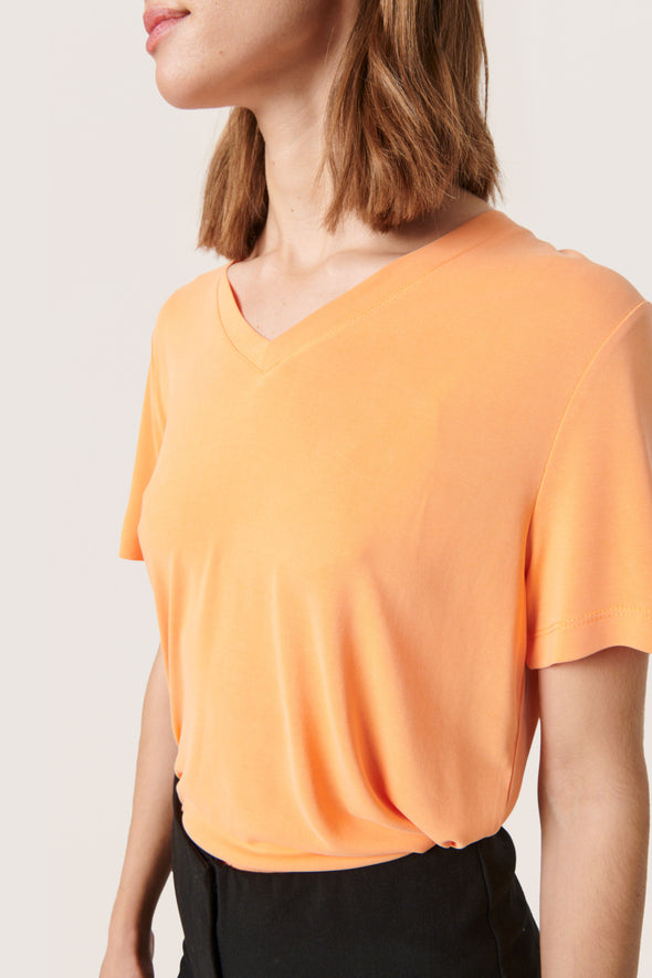 T-shirt Columbine col en v tangerine LENZING™ ECOVERO™ certified