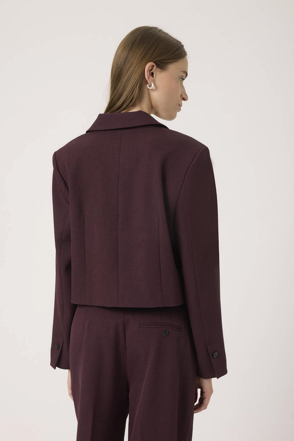 Veston Lilu Corinne crop