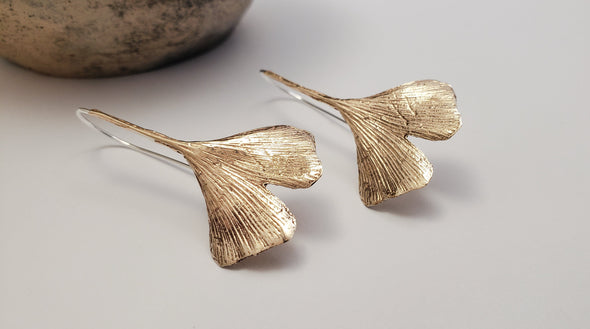 Ginkgo leaf earrings in bronze