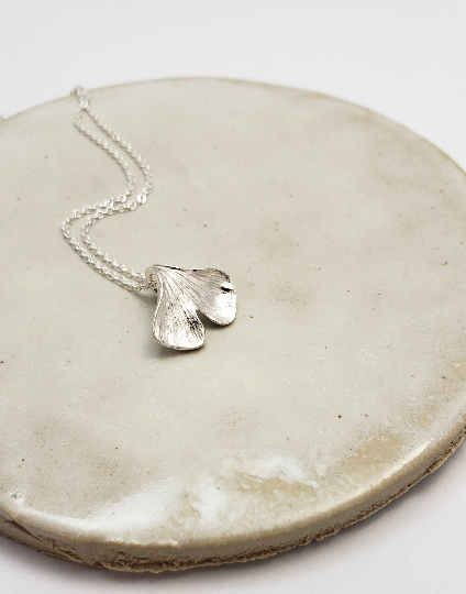 Collier Petite Feuille de Ginkgo en argent