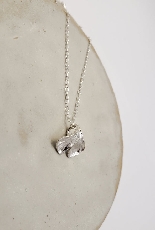 Collier Petite Feuille de Ginkgo en argent