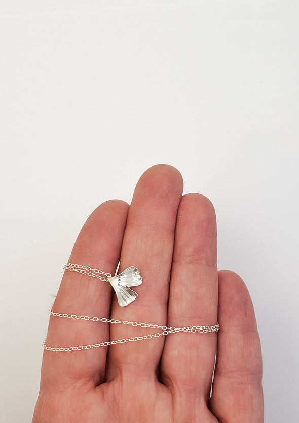 Collier Petite Feuille de Ginkgo en argent