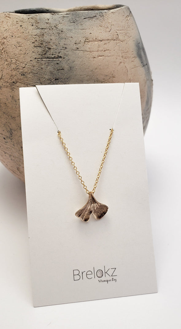 Collier Petite Feuille de Ginkgo en Bronze et gold fill 14k