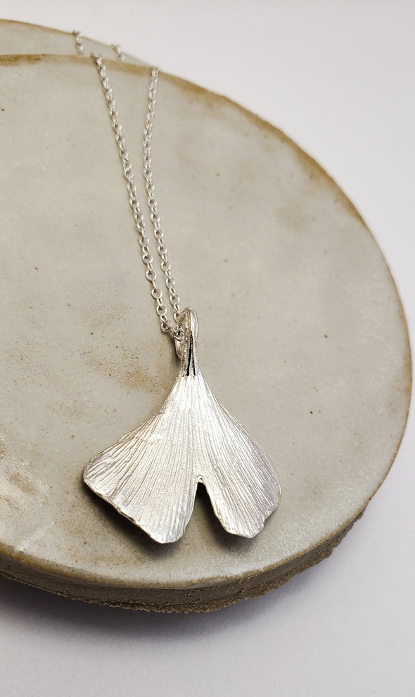 Collier Feuille de Ginkgo en argent