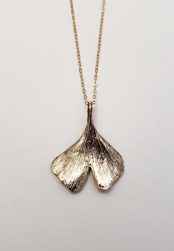 Collier Feuille de Ginkgo en bronze et or Gold Filled 14k