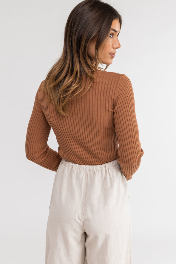 Cinnamon sweater